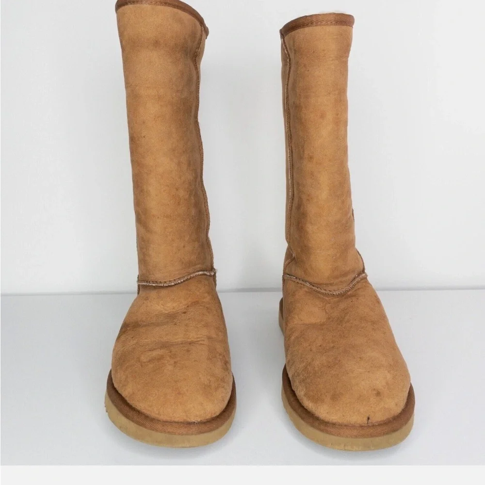 UGG Australia Classic Tall 5815 Suede Sz 6 Sheepskin BOOTS Chestnut Women